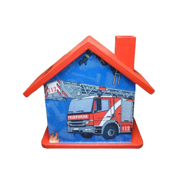 Spardose Haus mit Feuerwehr personalisiert 15 x 8 x 14,5 cm