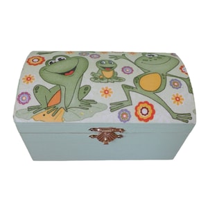 small chest frog
