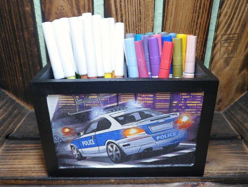 Boîte à stylos de police en bois pour le bureau image 2