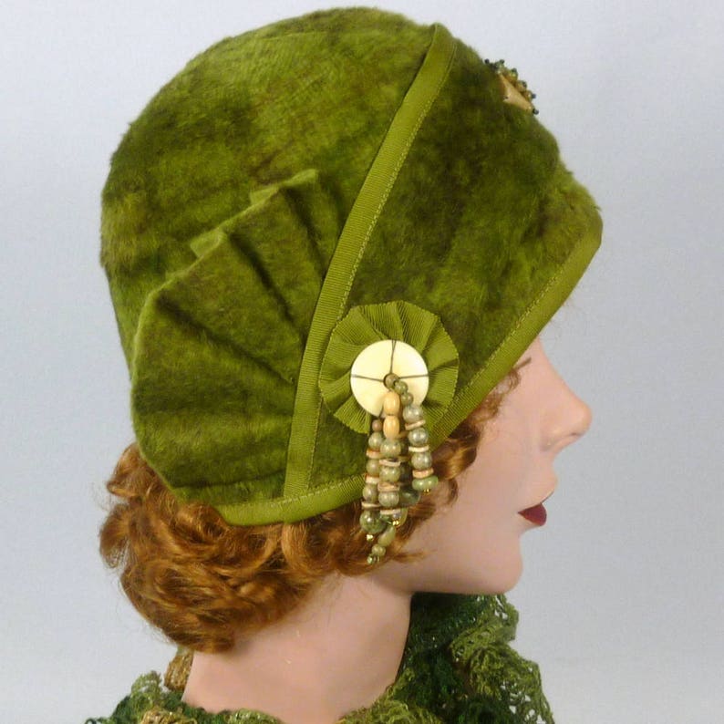 Hand Made Natural Stone /& Wood Accents Shades of Green and Brown Vintage Hood Patterned Fur Felt Cloche Hat Side Pleat