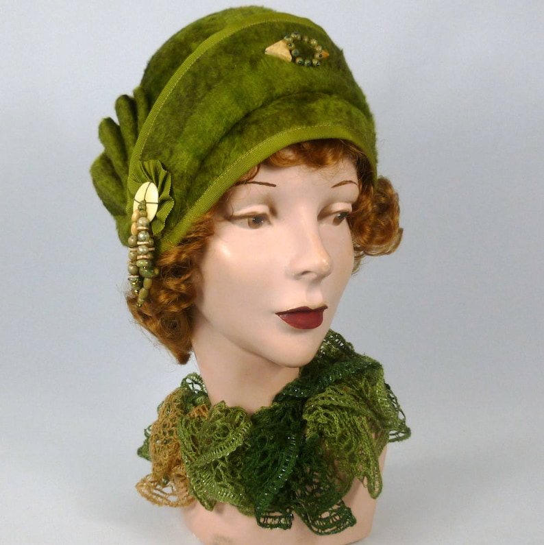 Hand Made Natural Stone /& Wood Accents Shades of Green and Brown Vintage Hood Patterned Fur Felt Cloche Hat Side Pleat