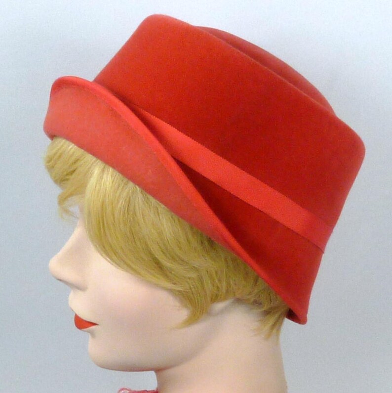 Mother of the Bride Church Coral Felt Cloche Hat Ribbon Work Hand Blocked and Hand Sewn Vintage French hood luncheon Wedding