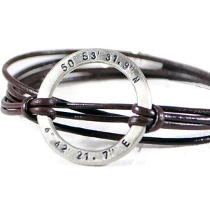 Pulsera de coordenadas. Pulsera personalizada para hombre. Pulsera personalizada. Regalo del Día del Padre. Pulsera de cuero para hombre. Regalo para hombres. Regalo de cumpleaños para él