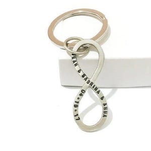 Chaveiro com símbolo do infinito - Presente de aniversário masculino - Presente personalizado para casais, chaveiro de amor personalizado, presente de aniversário e casamento para ela e ele