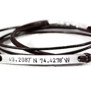 Pulsera de cuero personalizada para hombre, plata de ley coordina pulsera de envoltura de banda de cuero, pulsera de hombre, regalo para él, regalo de padrinos, hombre