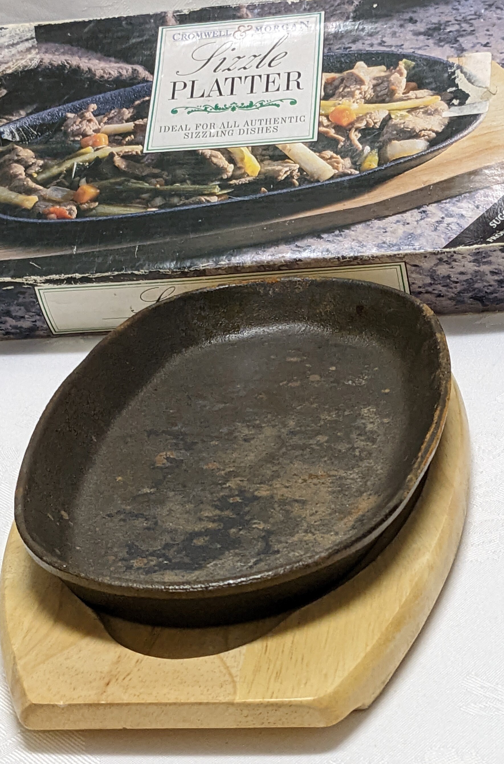 Cast Iron Sizzle Platter Steak Sizzler Serving Plate Wooden Base Sizzling  Dish