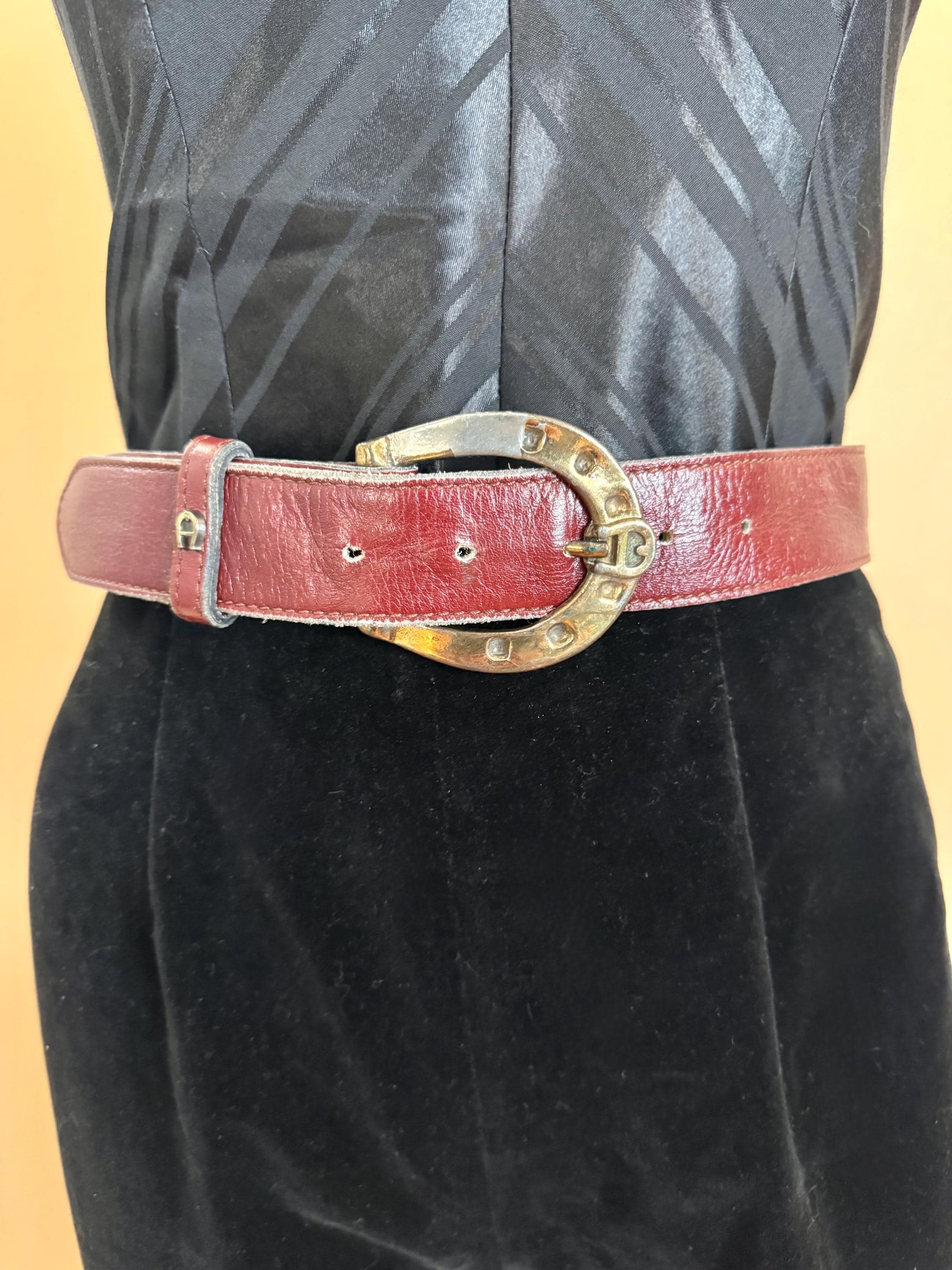 VTG 80s Albert Nipon Patent Leather Belt with Gold Hardware in Black - Large Leather Medium Yellow Belts for Women for sale | eBay main image 2