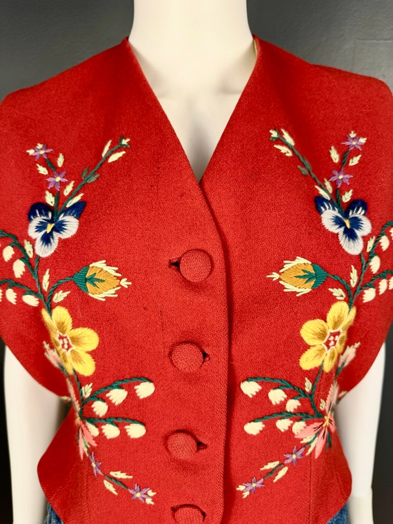 1940’s-50’s Embroidered Red Wool Vest Flowers sz L - image 4