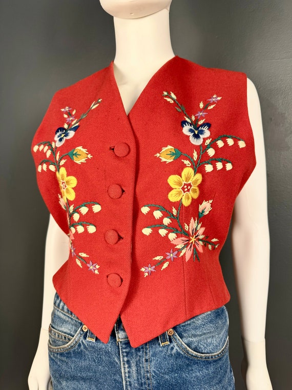 1940’s-50’s Embroidered Red Wool Vest Flowers sz L - image 3