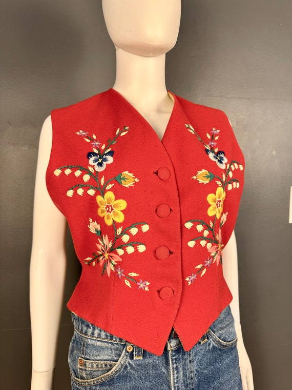 1940’s-50’s Embroidered Red Wool Vest Flowers sz L - image 2