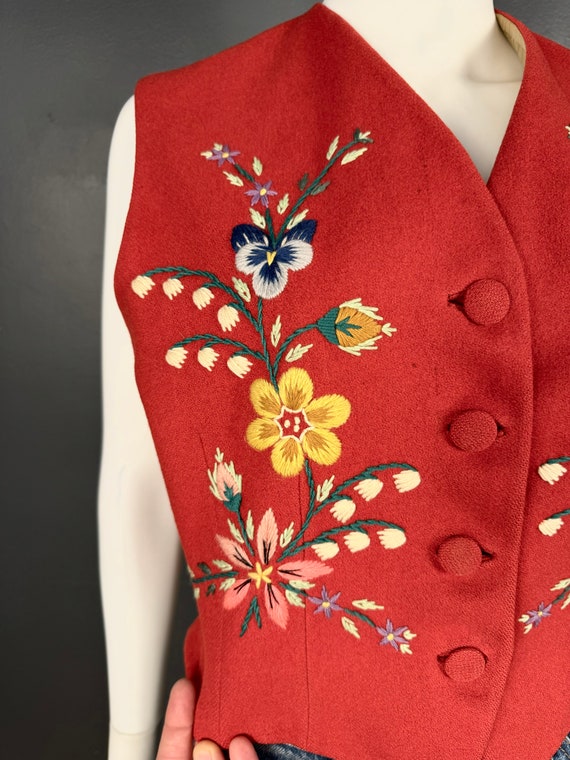 1940’s-50’s Embroidered Red Wool Vest Flowers sz L - image 5