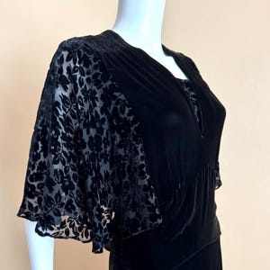 1930’s Devore Velvet Butterfly Sleeved Dress sz M/L