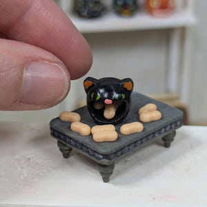 1:12 Dollhouse Miniature Halloween Cat Candy Dish, fall accessory,  decor,