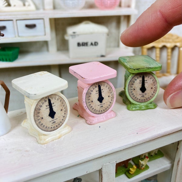 1:12 Kitchen Food Scale, Dollhouse Miniature Vintage style accessory decor