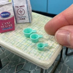 1:12 Dollhouse Miniature Jade Measuring Cup set
