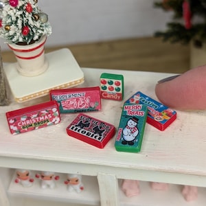 Boîtes de bonbons de Noël à l'échelle 1:12, maison de poupée miniature Mini-aliments pour la cuisine, accessoire de garde-manger, Noël, décoration d'hiver, emballage de chocolat