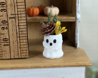 Dollhouse Miniature Ghost Planter for Halloween or fall decoration 1:12 plant vase