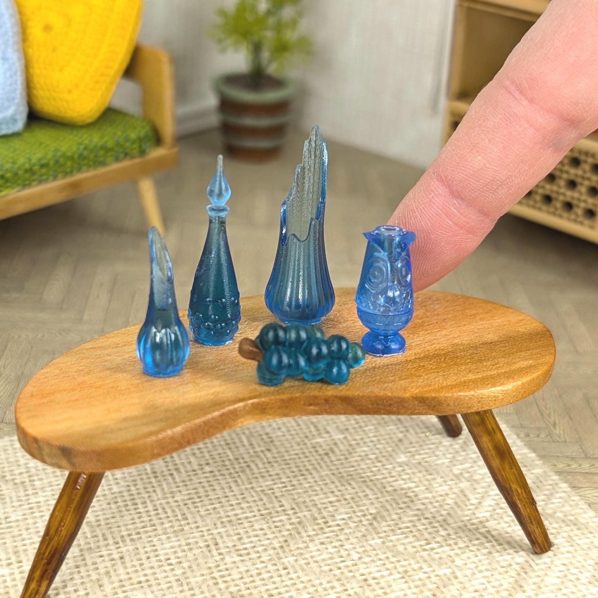 置物 Mid Century Modern Object 1:12 Scale Dollhouse Miniature Vase Set in Blue Midcentury Modern