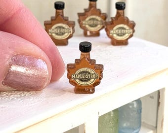 Dollhouse Miniature Maple Syrup bottle, leaf shaped jar kitchen mini food accessory doll decor, 1:12 scale
