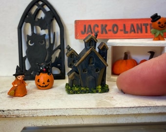 1:12 Dollhouse Miniature Halloween Haunted house, micro accessory, fall, Halloween, autumn decor