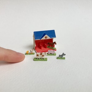 Puppenhaus Miniatur Bauernhof Stall oder 5 Tiere antikes oder Vintage inspiriertes deutsches putz Dorf, Spielzeug für 1:12 Kinderzimmer