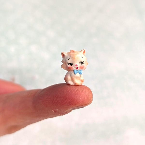 Kitsch Kitten Dollhouse Miniature Cat Toy for playroom, nursery or toy shop,  dollhouse toys 1:12