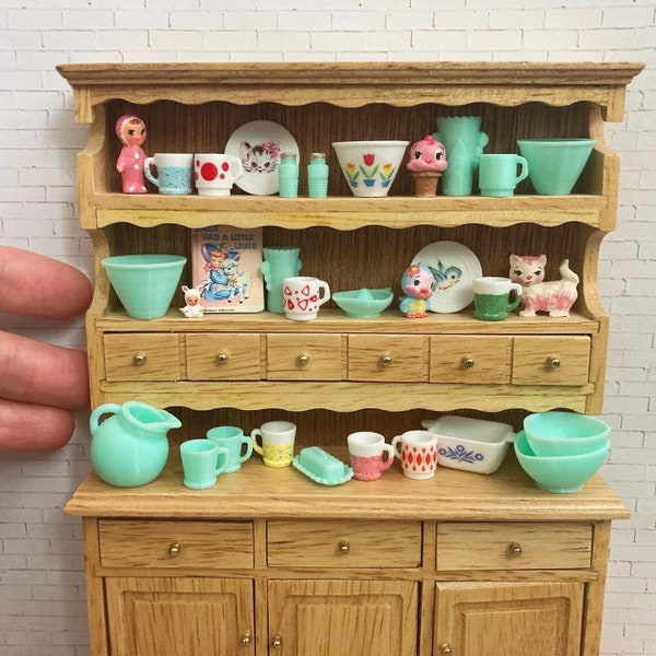 Jadegeschirr grün - 1:12 Puppenhaus Miniatur retro Vintage Küchenschüsseln, Krug, Becher, Saftpresse, Butterdose oder Salz- und Pfefferstreuer