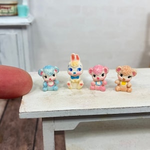 Puppenhaus Miniatur Teddy Bär Figur, Ostern oder Frühling Spielzeug für Osternest 1:12