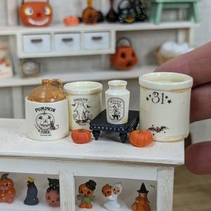 Halloween Dollhouse Miniature Crock, Küche Mini Food Zubehör, Puppendekor, Maßstab 1:12, Vintage-Geist, Hexe, Kürbis, Katze Dekor