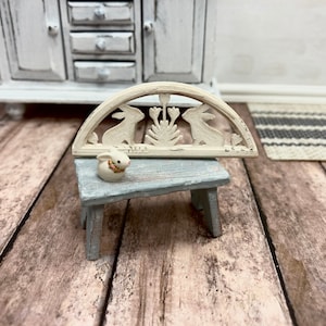 Puppenhaus Miniatur Hase Fensterdeko oder Frühlingsdeko 1:12
