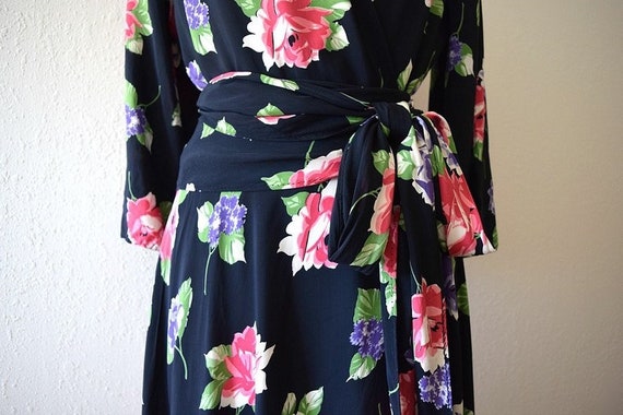 1940s Vintage SAYBURY Cold Rayon Black + Rose Flo… - image 4