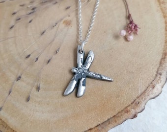 Dragonfly With Rose Leaf Pattern Necklace