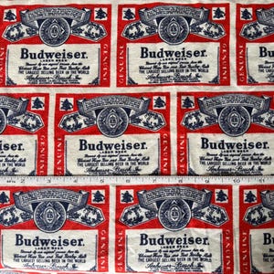Vintage Budweiser-tyg, deadstock, säljs per meter. Ikonisk, klassisk Bud-logotyp!