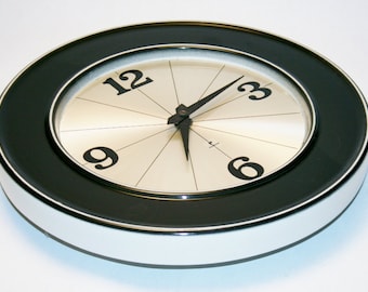 Mancer for Raymor Modern Ceramic Wall Clock Western German Signed Howard Miller Era Design In Perfect Condition Italy Italian Pottery