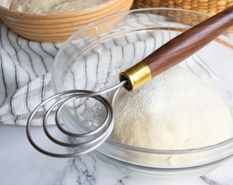 Frusta per impasto alle noci nere