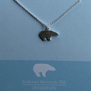 Simple strong polar bear pendant and necklace