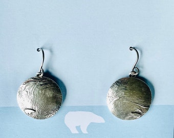 Desolate oxidized polarbear earrings