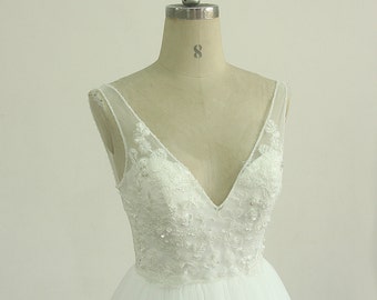 Open back deep V neckline off white a line tulle lace wedding dress with cathedral train