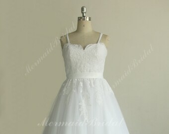 Vintage white A line Tulle Lace wedding dress with Spaghetti straps