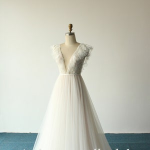 High Fashion Tulle Lace wedding dress/ Forest wedding dress/Boho Wedding dress With deep V Neckline and Open back