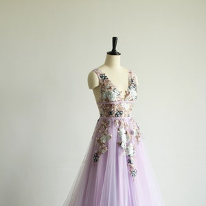 Lilac A-Line Wedding Gown: Deep V-Neck, 3D Lace Applique