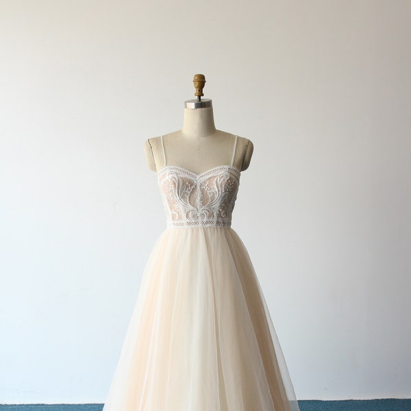 Exquisite A-line tulle lace wedding dress, flowy 3D lace wedding gown with corset top and chapel train