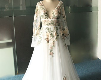 Robe de mariée 3D colorée en dentelle, robe de mariée forêt, robe de mariée pour extérieur, robe de mariée ligne avec décolleté en V profond et manches longues