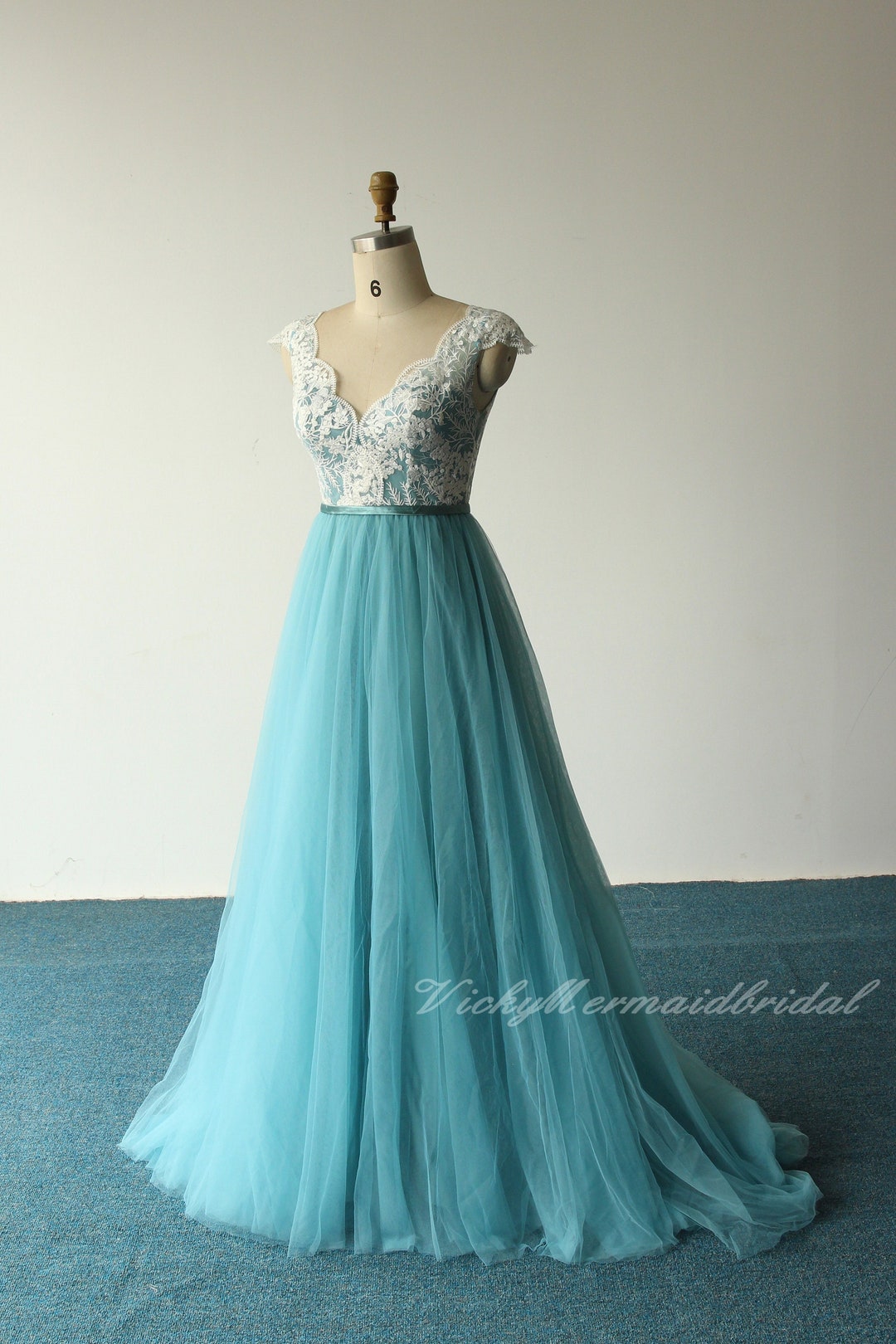 Bohemian Lace Wedding Dress: Teal Tulle Skirt, Outdoor Bridal Gown - Etsy Bohemian Lace Wedding Dress: Teal Tulle Skirt, Outdoor Bridal Gown - Etsy