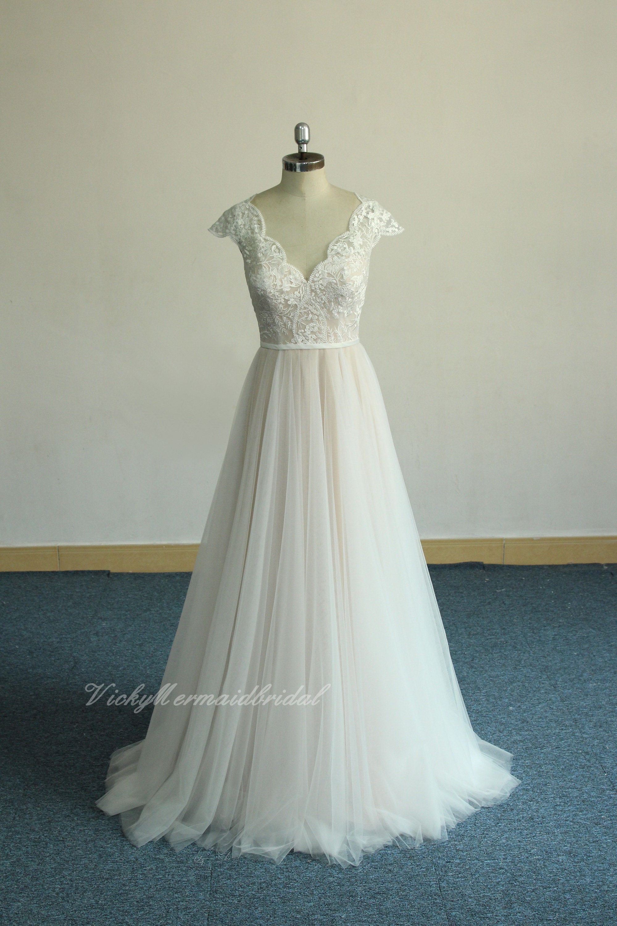 a line bohemian wedding dress