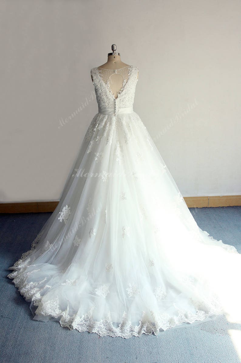 Vantage Lace Unique Design Ivory Tulle Wedding Dresses, Gorgeous Bridal Gown, WD0074