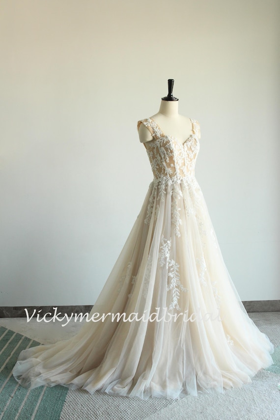 Elegant Formal Wedding Dress, Light Champagne wedding gown with Boning Sweetheart Top