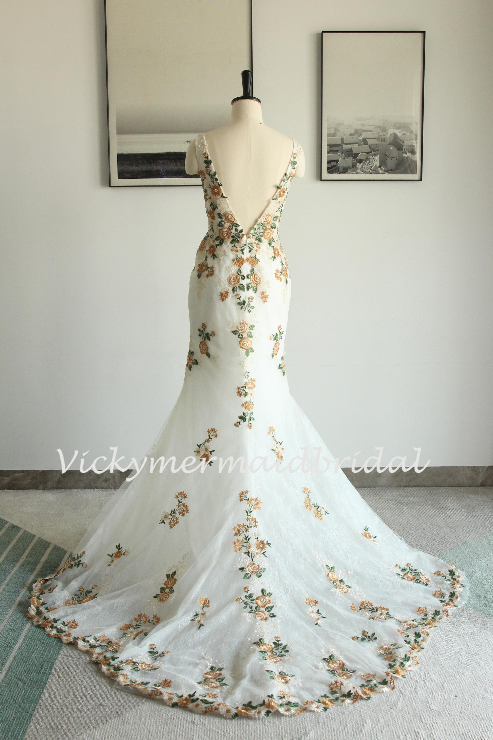 gold floral wedding dress Tulle Ball Gown Wedding Dresses With Gold Detail, SW390