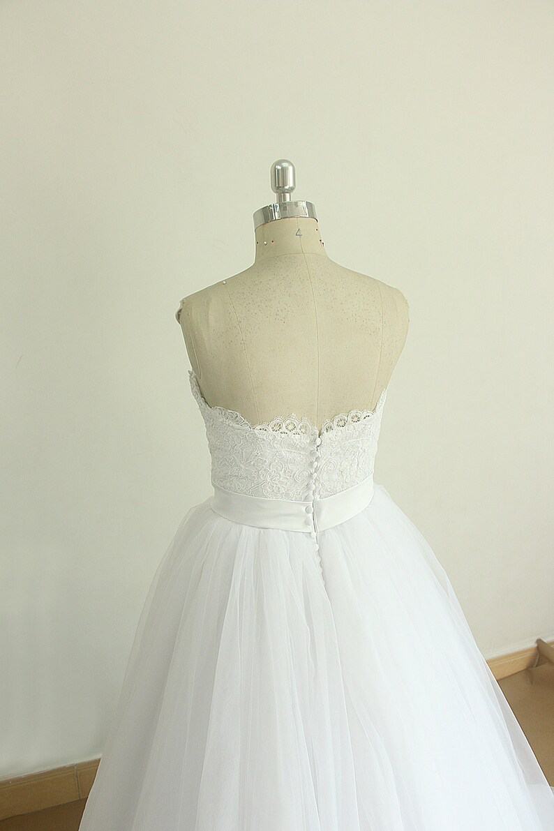 Romantic White Vintage Tulle Lace Wedding Dress With Scallop Etsy