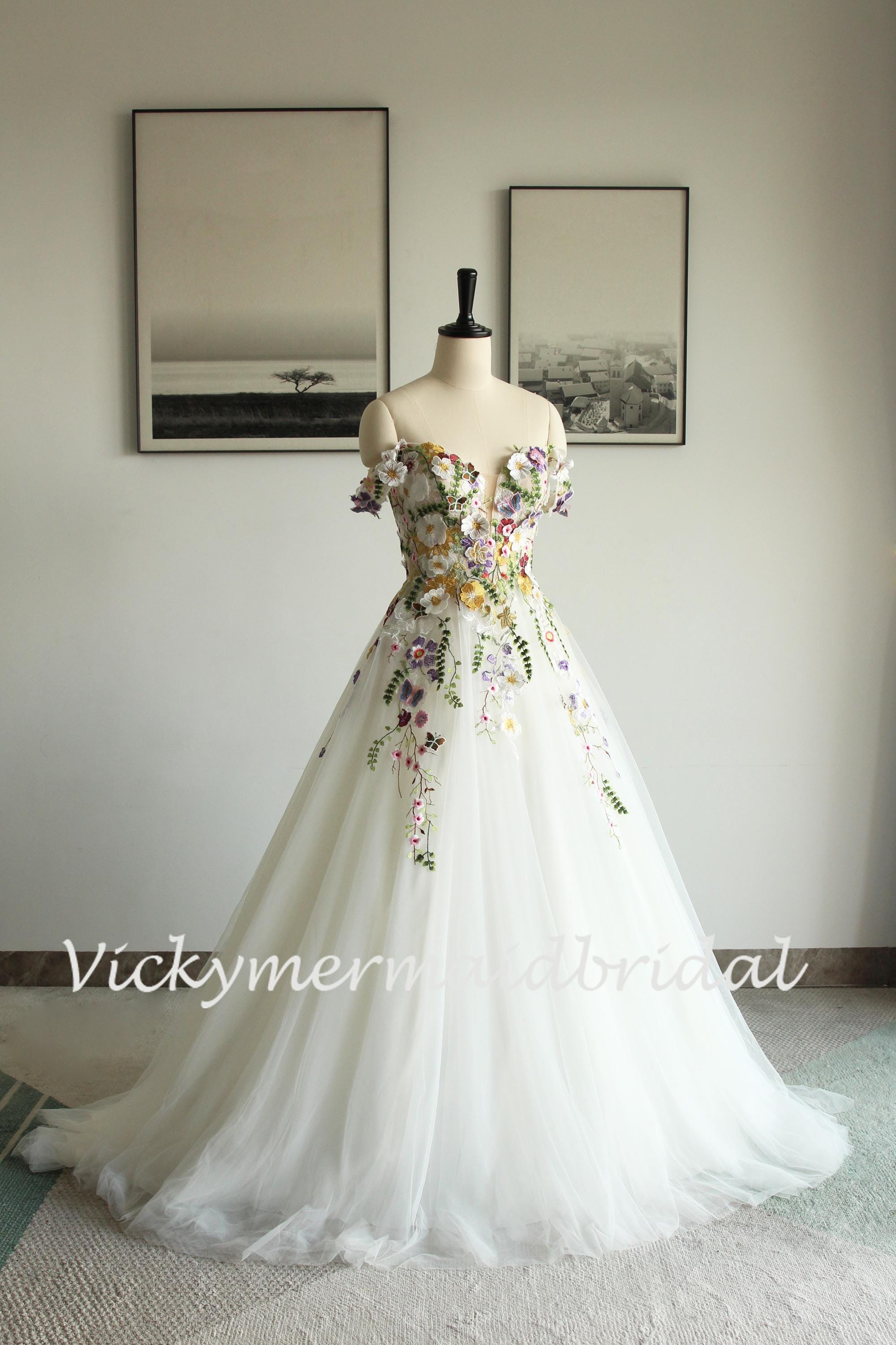 Märchen weg von der Schulter Ballkleid Brautkleid, Bunte Wilde Blume 3D Spitze Brautkleid mit Kapelle Schleppe